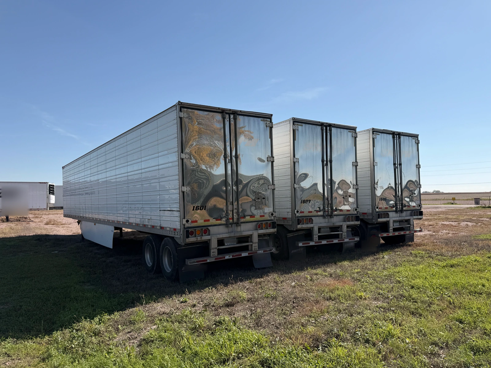 2016 Great Dane Thermo King, Stock 1601, Photographed yard context