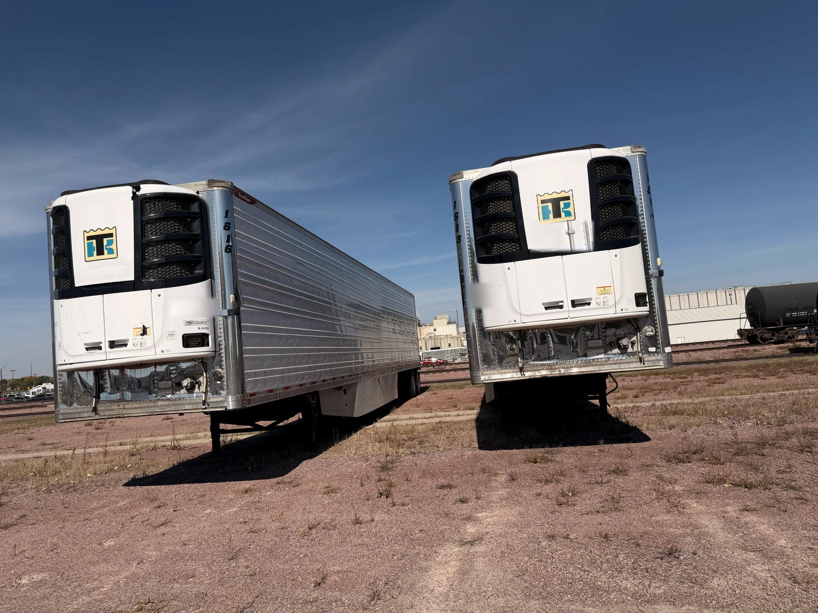 2016 Great Dane Thermo King, Stock 1616, Photographed yard context
