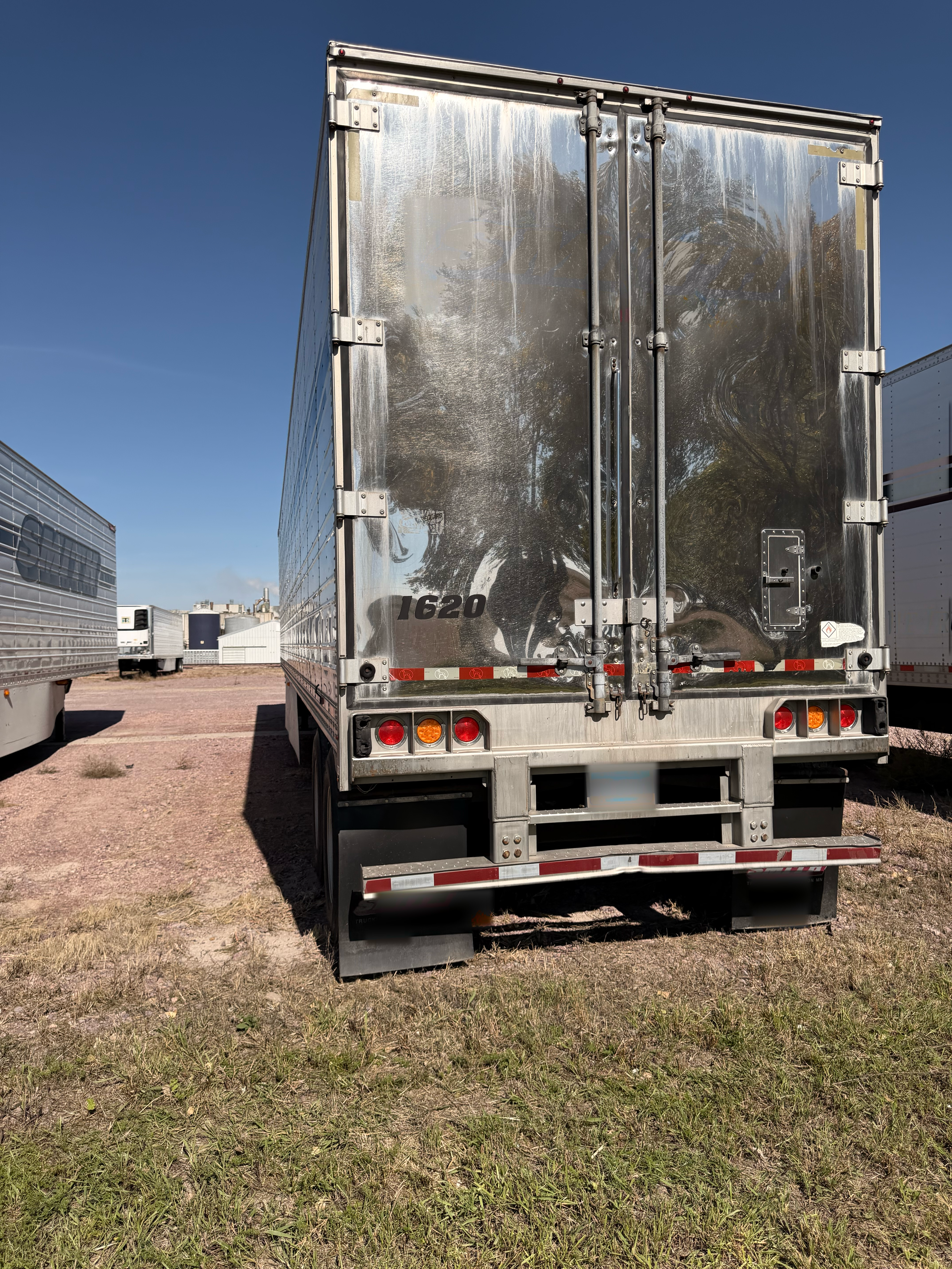 2016 Great Dane Thermo King, Stock 1620, Photographed yard context